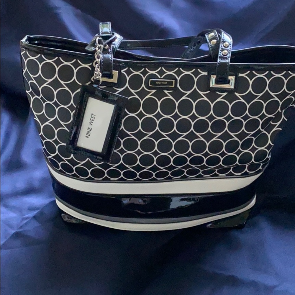 Purse - Picture 2 of 2
